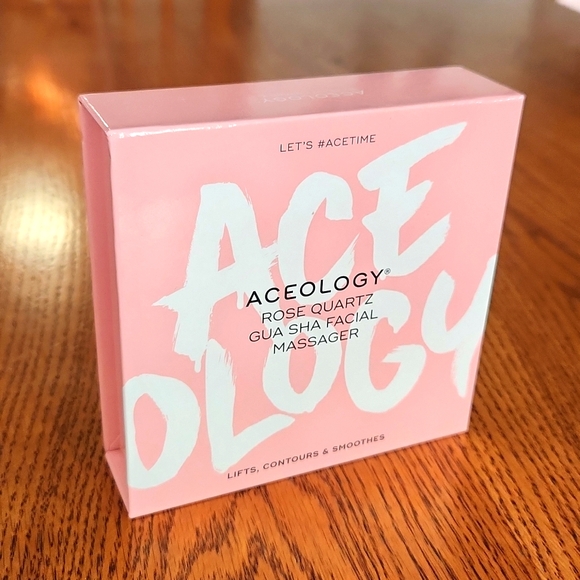 Aceology Rose Quartz Gua Sha Facial Massager - Picture 3 of 6